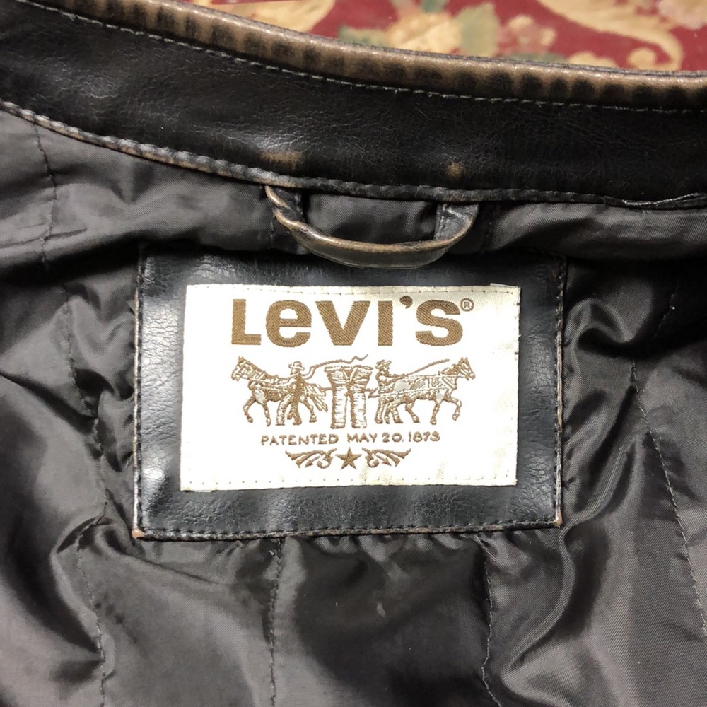 Levis Jacket, 100% Polyester. Used Item. - image 4